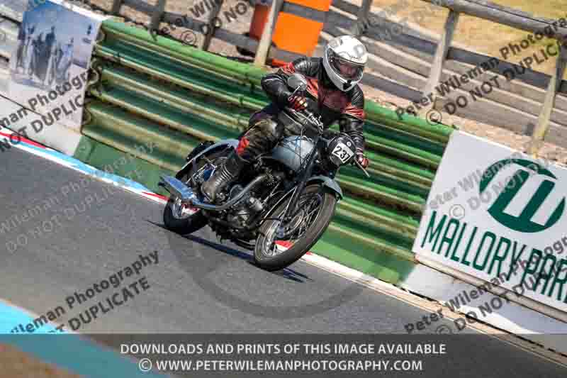 Vintage motorcycle club;eventdigitalimages;mallory park;mallory park trackday photographs;no limits trackdays;peter wileman photography;trackday digital images;trackday photos;vmcc festival 1000 bikes photographs